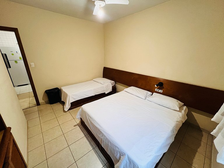 112 - quarto e sala a 50m da praia