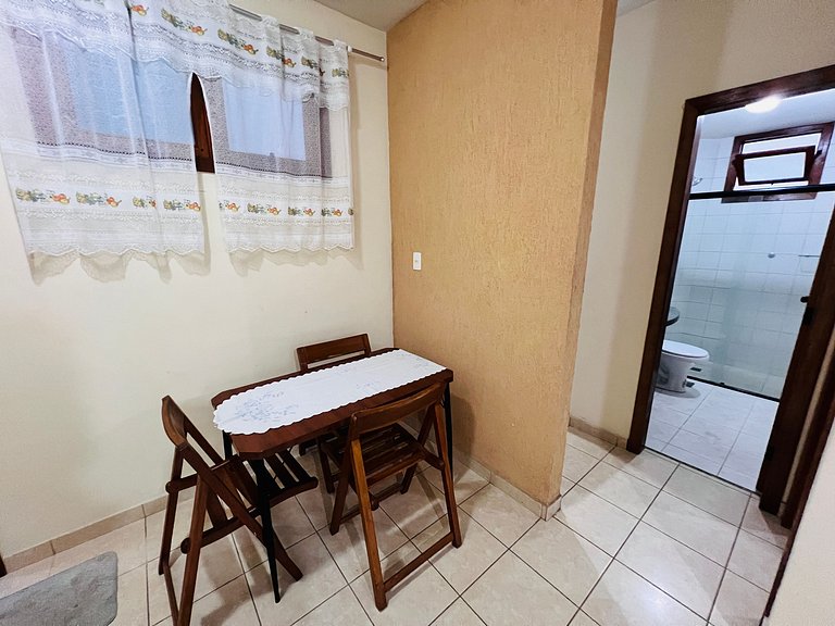 112 - quarto e sala a 50m da praia