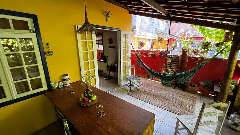 Bela Casa ao lado da Passarela de Porto