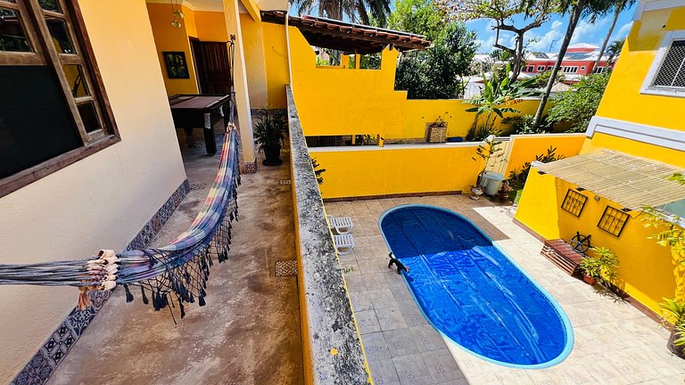 Casa com 4 suítes a 400 m da praia