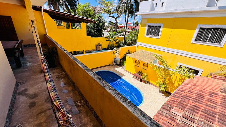 Casa com 4 suítes a 400 m da praia