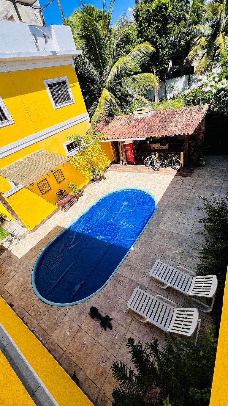 Casa com 4 suítes a 400 m da praia